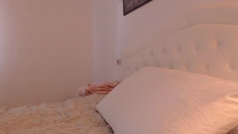 Snapshot of nightssecret chatting on 21, 6, 2026 leona online show from 21, 6, 2026