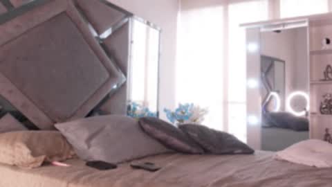 niiaa01 online show from 21, 10, 2025