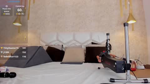Snapshot of niiamoore_ chatting on 31, 12, 2024 NiiaMoore online show from 31, 12, 2024