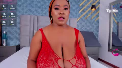 Snapshot of niiamoore_ chatting on 9, 10, 2025 NiiaMoore online show from 9, 10, 2025