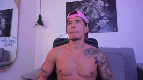 Snapshot of niickcooper chatting on 25, 12, 2024 Niick online show from 25, 12, 2024