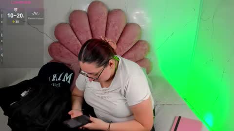 Snapshot of niickyjones chatting on 6, 2, 2026 Anni online show from 6, 2, 2026