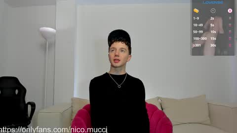 Snapshot of niico_18 chatting on 8, 3, 2025 Nicolas Mucci online show from 8, 3, 2025