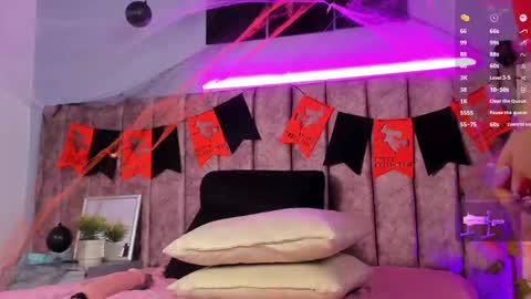 Nicolle  online show from 30, 10, 2025