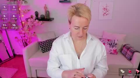 Snapshot of nika_smit chatting on 19, 10, 2025 Nika online show from 19, 10, 2025