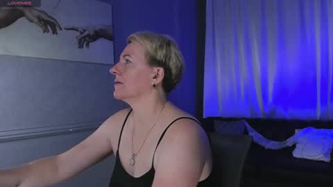 Snapshot of nika_smit chatting on 1, 11, 2025 Nika online show from 1, 11, 2025