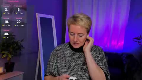 Snapshot of nika_smit chatting on 9, 11, 2025 Nika online show from 9, 11, 2025