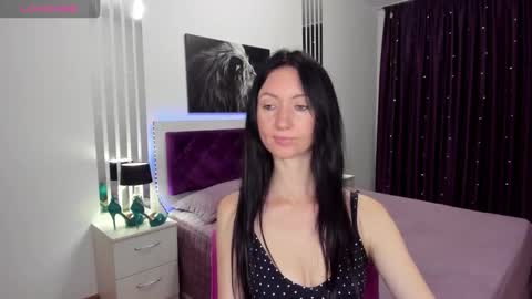 Snapshot of nikalewis chatting on 7, 10, 2025 NikaLewis online show from 7, 10, 2025
