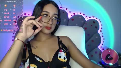 Snapshot of nikibrice chatting on 17, 2, 2025 online show from 17, 2, 2025