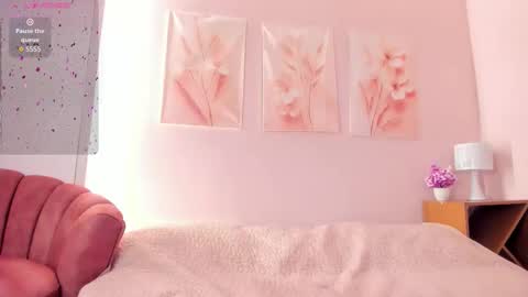 Snapshot of nikibrice chatting on 14, 9, 2025 online show from 14, 9, 2025