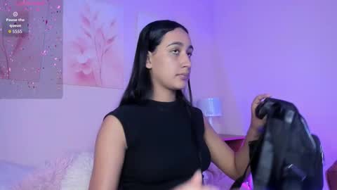 Snapshot of nikibrice chatting on 1, 11, 2025 online show from 1, 11, 2025