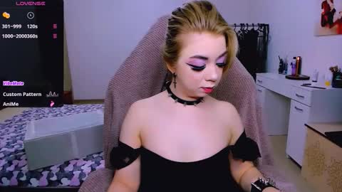 nikigoddesss online show from 30, 4, 2026