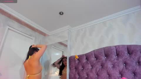 Snapshot of nikiisantana chatting on 15, 10, 2025 Nikki online show from 15, 10, 2025