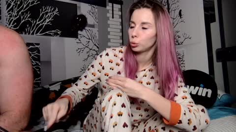 nikki7377 online show from 7, 2, 2025