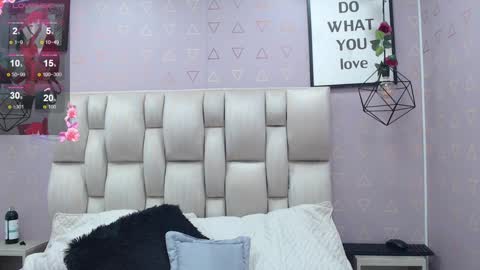 Snapshot of nikki_333 chatting on 23, 12, 2024 Nilly online show from 23, 12, 2024
