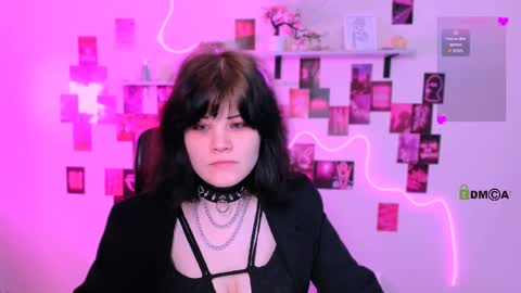 nikki_kiss_ online show from 23, 4, 2026