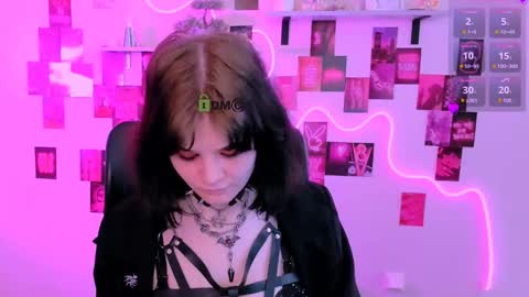 nikki_kiss_ online show from 25, 4, 2026