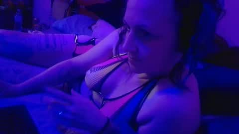 Snapshot of nikkietwotimes420 chatting on 19, 9, 2025 Nikkie online show from 19, 9, 2025