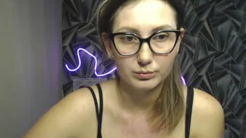 Snapshot of nikkikiss___ chatting on 14, 6, 2026 nikkikiss___ online show from 14, 6, 2026