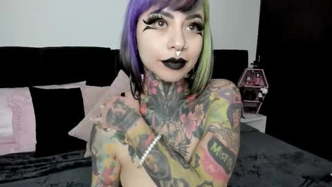 Nikki Ramone   online show from 14, 2, 2025