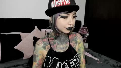 Nikki Ramone   online show from 27, 2, 2025