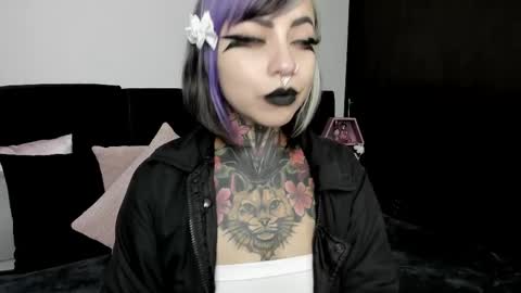 Nikki Ramone   online show from 4, 3, 2025