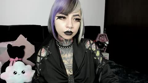 Nikki Ramone   online show from 7, 3, 2025