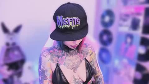 Nikki Ramone   online show from 13, 11, 2025