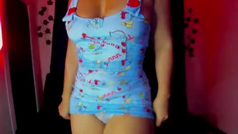 Snapshot of nikky_evans_ chatting on 16, 9, 2025 online show from 16, 9, 2025