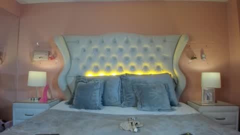 Y E S I online show from 24, 3, 2026