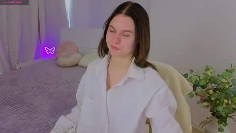 Snapshot of nikkyy_reed chatting on 24, 4, 2026 Nikky online show from 24, 4, 2026