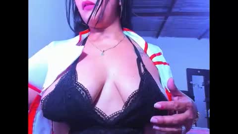 Snapshot of nikol_sensual01 chatting on 16, 10, 2025 nikol sensual01 online show from 16, 10, 2025