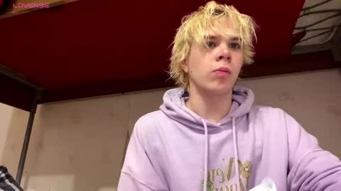 Snapshot of nikolasbucks chatting on 13, 12, 2025 nikolasbucks online show from 13, 12, 2025