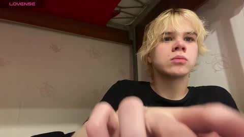 Snapshot of nikolasbucks chatting on 14, 12, 2025 nikolasbucks online show from 14, 12, 2025