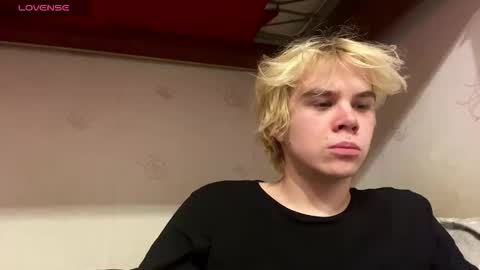 Snapshot of nikolasbucks chatting on 18, 12, 2025 nikolasbucks online show from 18, 12, 2025