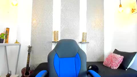    online show from 12, 3, 2025