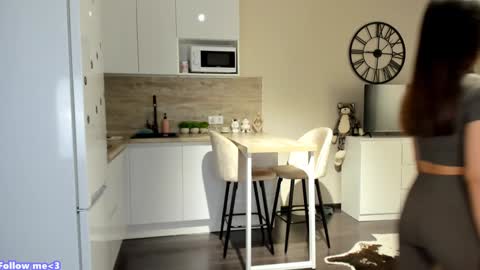 Bella online show from 20, 1, 2025