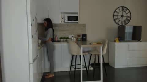 Bella online show from 17, 9, 2025