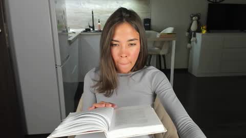 Bella online show from 23, 9, 2025