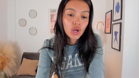 Snapshot of nina_agdal chatting on 30, 1, 2025 NINA online show from 30, 1, 2025