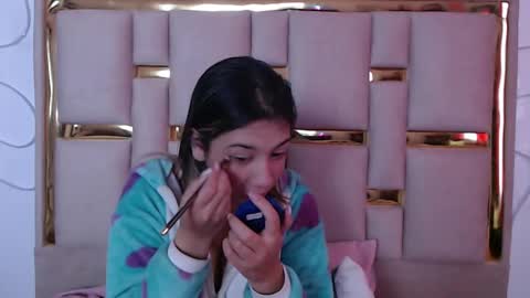 Nina Carther online show from 8, 10, 2025