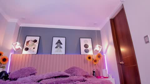 nina_ford_ online show from 9, 4, 2026