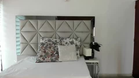  Nina  online show from 28, 10, 2025