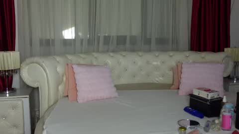 NinaCrystal online show from 21, 2, 2025