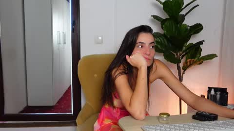 NinaCrystal online show from 10, 9, 2025