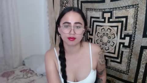 Snapshot of ninakravtz chatting on 22, 1, 2025 N I N A online show from 22, 1, 2025