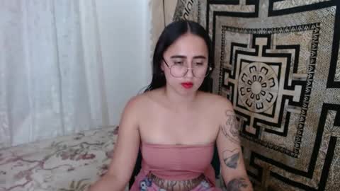 Snapshot of ninakravtz chatting on 28, 2, 2025 N I N A online show from 28, 2, 2025