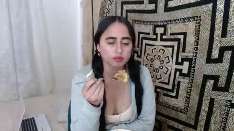 Snapshot of ninakravtz chatting on 6, 3, 2025 N I N A online show from 6, 3, 2025