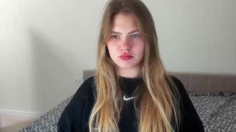 Snapshot of ninarihh chatting on 11, 3, 2025 ninarihh online show from 11, 3, 2025