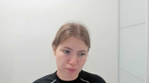 Snapshot of ninarihh chatting on 5, 10, 2025 ninarihh online show from 5, 10, 2025